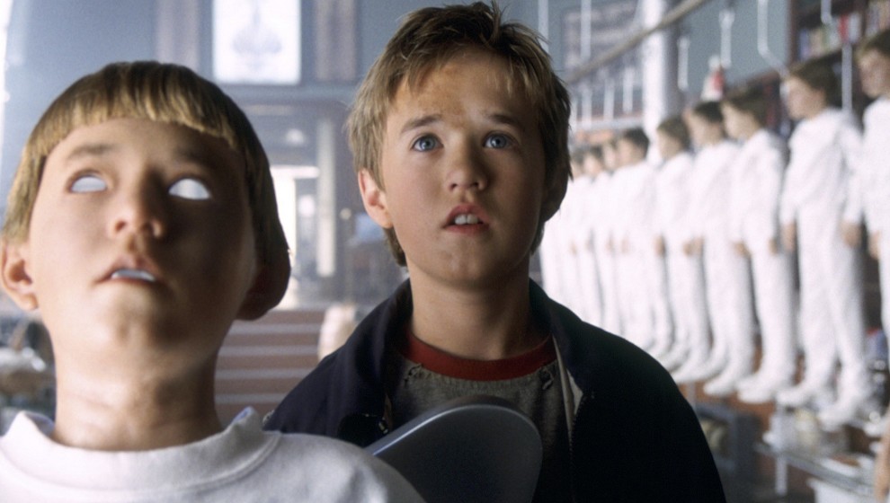 Humanity seen through the eyes of a Robot Child