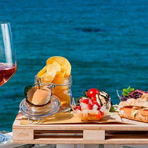 L’Aperitivo : Storia ed Evoluzione di un Rito Italiano